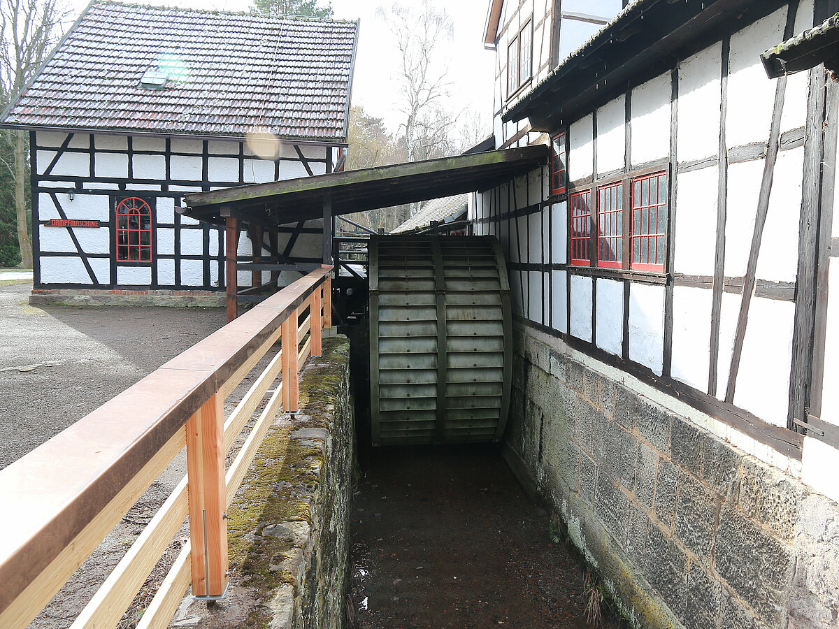 Tobisahammer, Oberschlächtiges Wasserrad