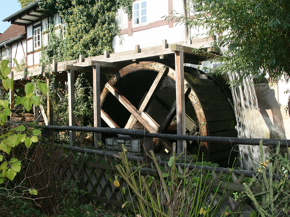 oberschächtiges Wasserrad